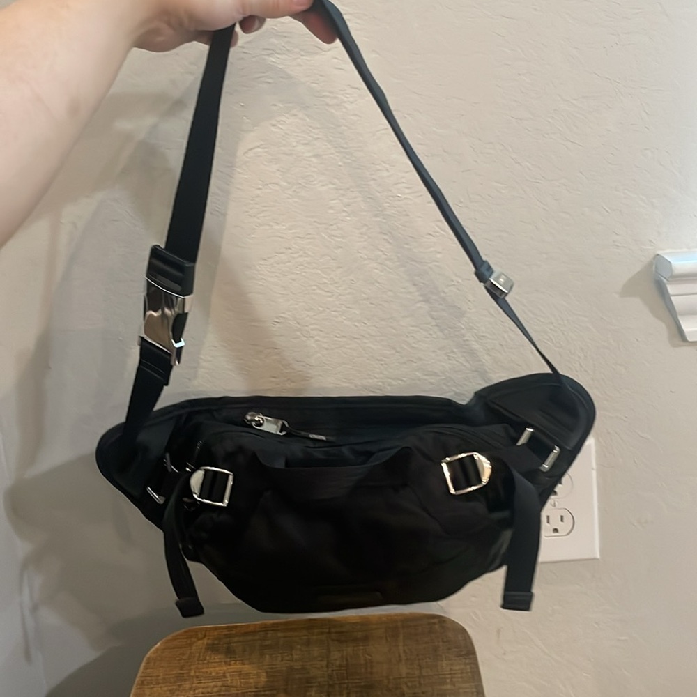 Athleta Large Excursion Black Crossbody Belt Bag